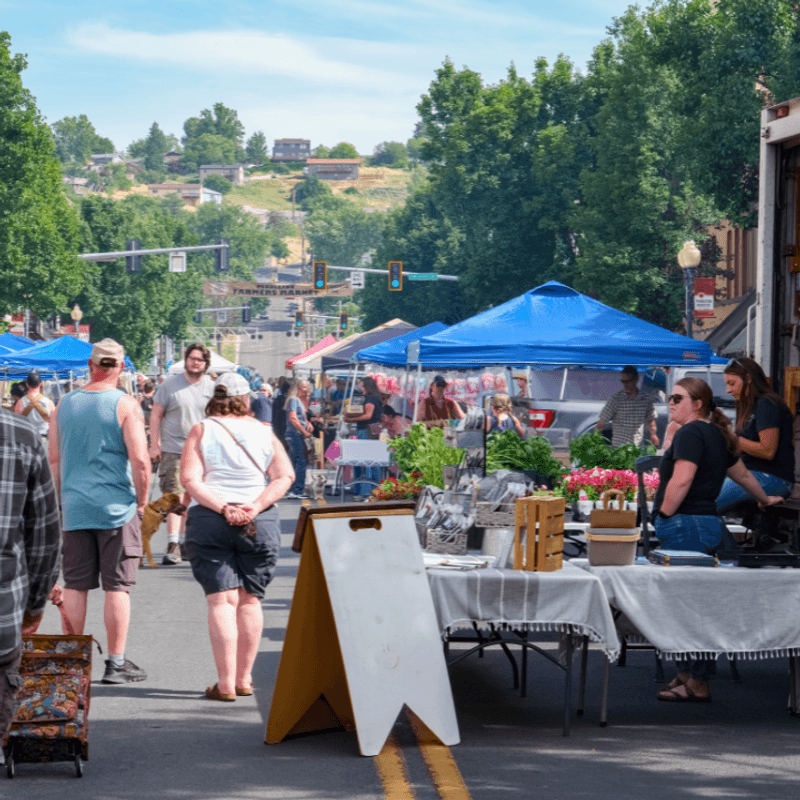 Farmers’ Market (May–Oct)