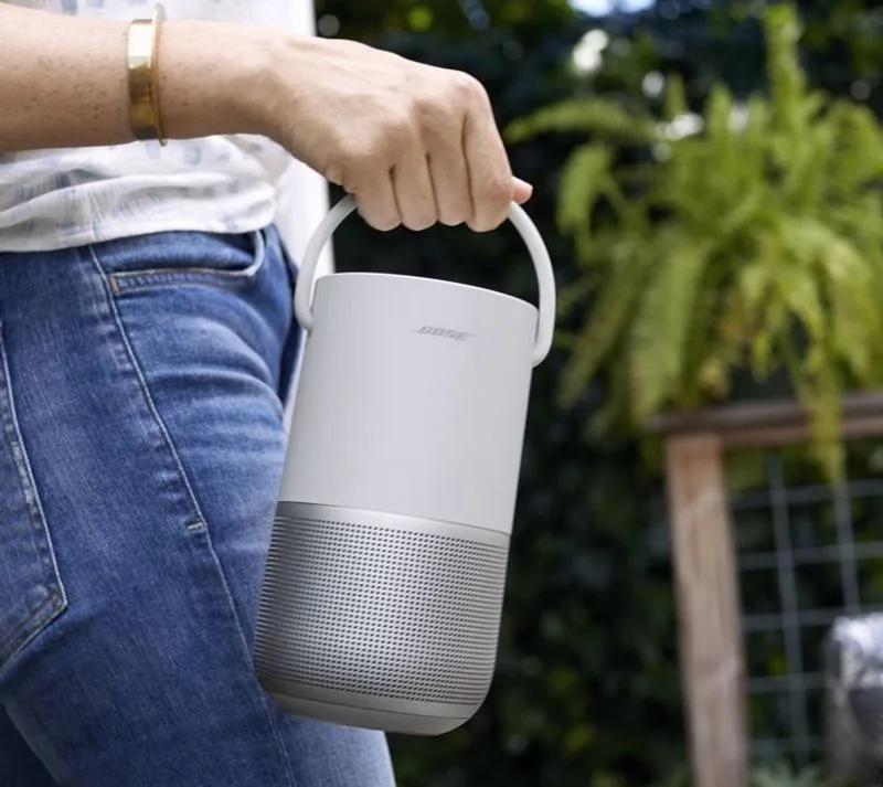 Smart Home Assistant Speaker