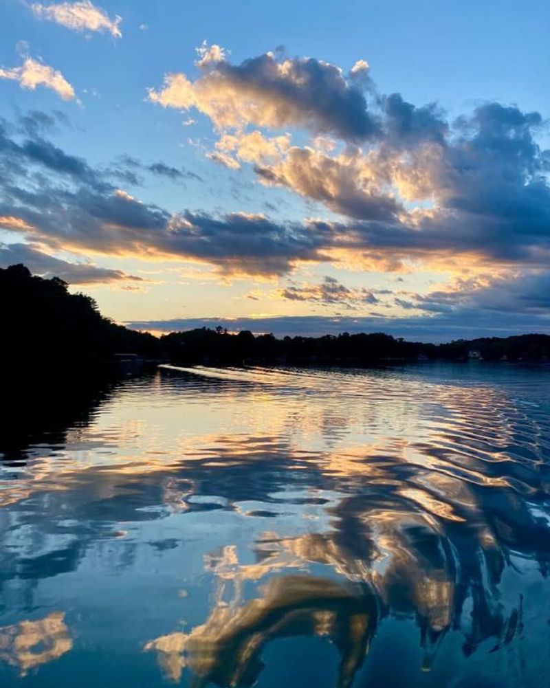 A Lake That’s Perfect for Paddling or Powerboating