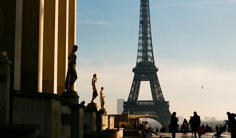 Falling for Tourist Traps