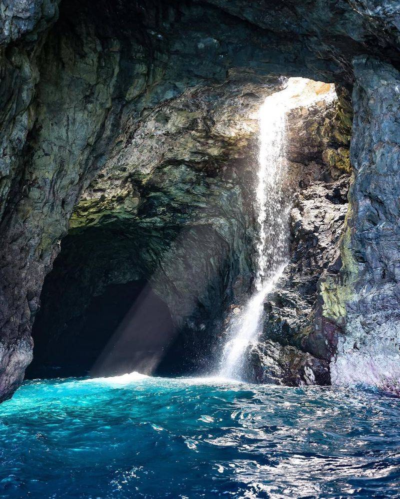 Waiahuakua Cave, Hawaii