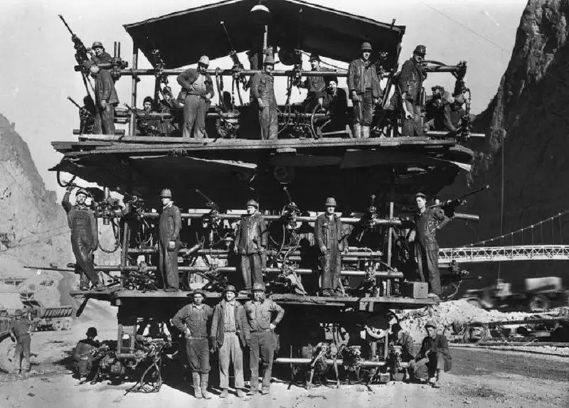 Hoover Dam (1930s, mid-construction)