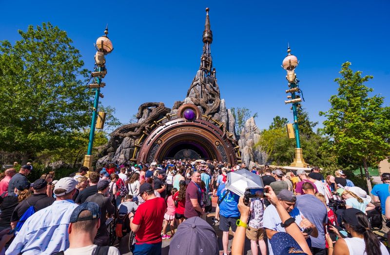 Rope Drop a Headliner Attraction