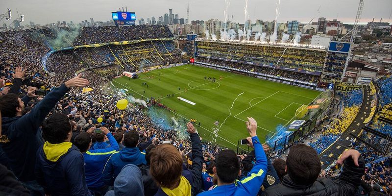 Experiencing a Football Match