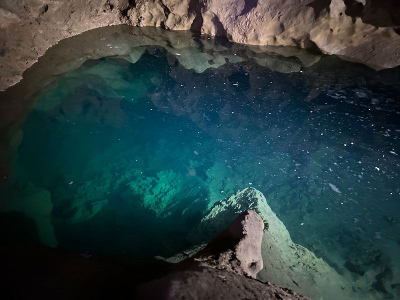 Explore Peppersauce Cave (Pinal County)