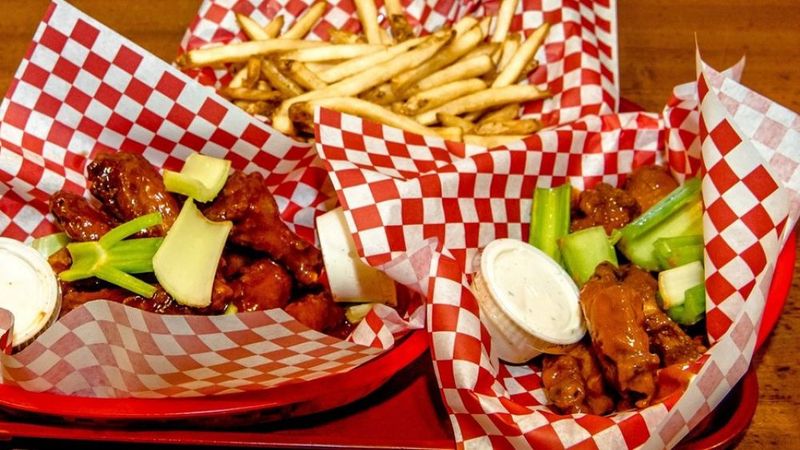 The Inferno Wings Challenge – Smoke Eaters, CA