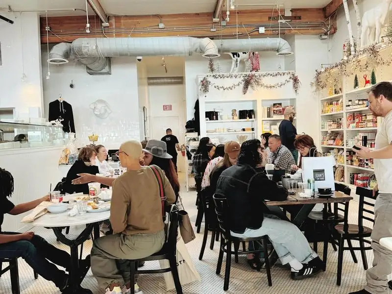 Joan’s on Third, Los Angeles