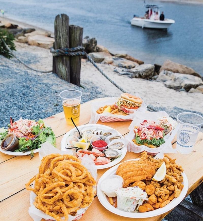 Sesuit Harbor Cafe – Dennis
