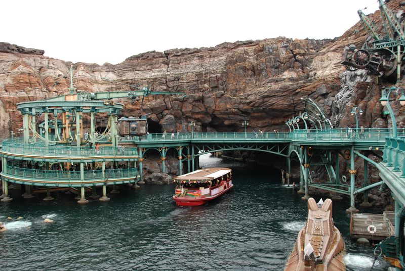 20,000 Leagues Under the Sea (Tokyo Disneyland)