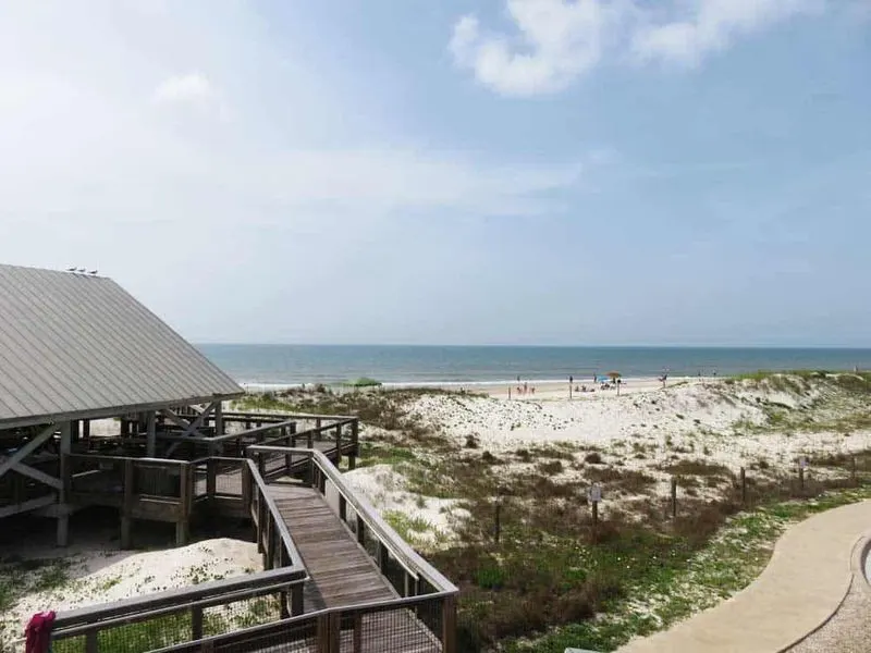 No-Filter Beaches with Room to Breathe