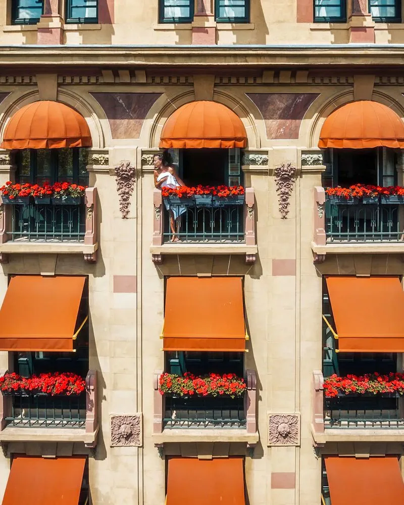 Housekeepers Notice What Guests Leave in Window Boxes