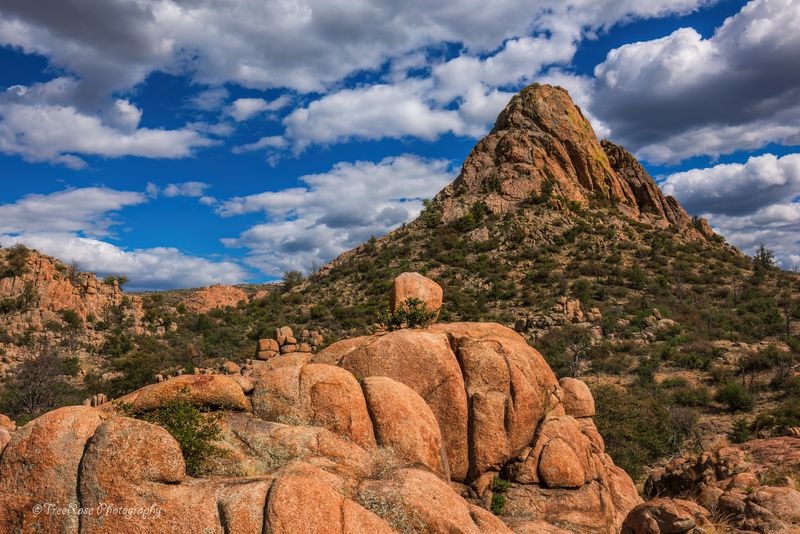 Granite Mountain and Thumb Butte — Nature escapes nearby