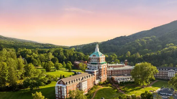 The Virginia Mountain Getaway That Has It All (Luxury, Local Flavor, and Outdoor Fun)