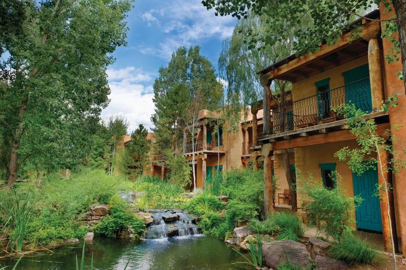 El Monte Sagrado, Taos