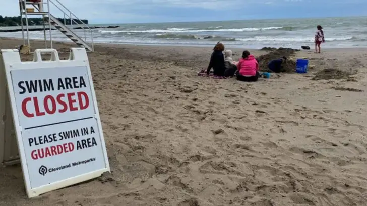 These 13 U.S. Lakes Have Been Labeled High-Risk for Swimmers