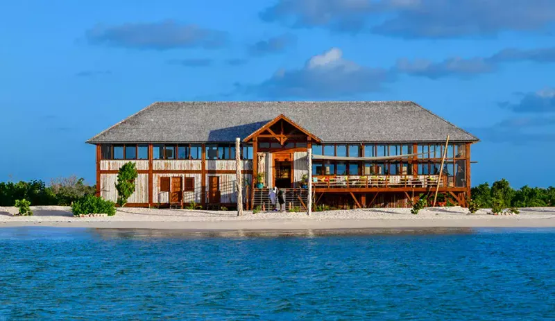 Exclusive Resorts Replacing Public Shorelines