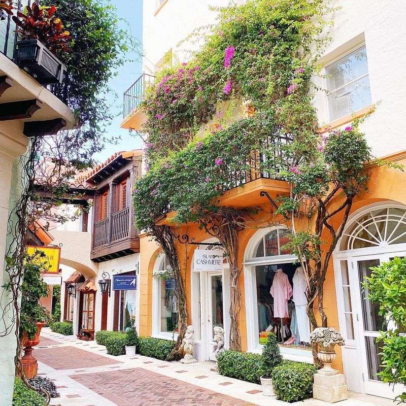 Stroll Worth Avenue in Palm Beach