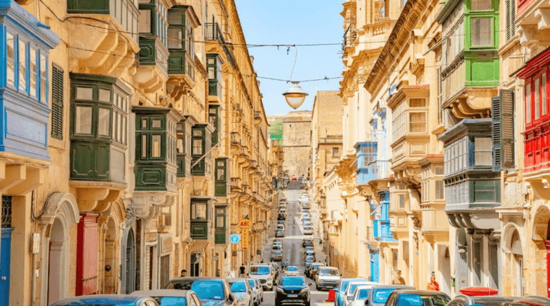 Valletta’s Bustling Streets