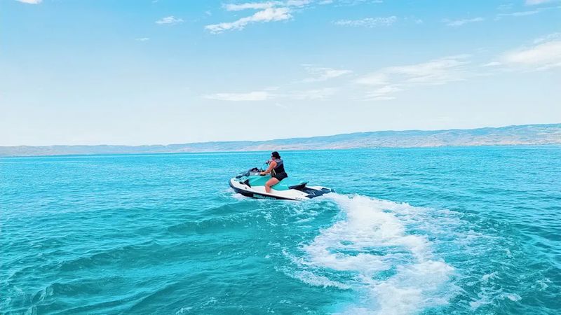Bear Lake’s Crystal-Clear Turquoise Waters