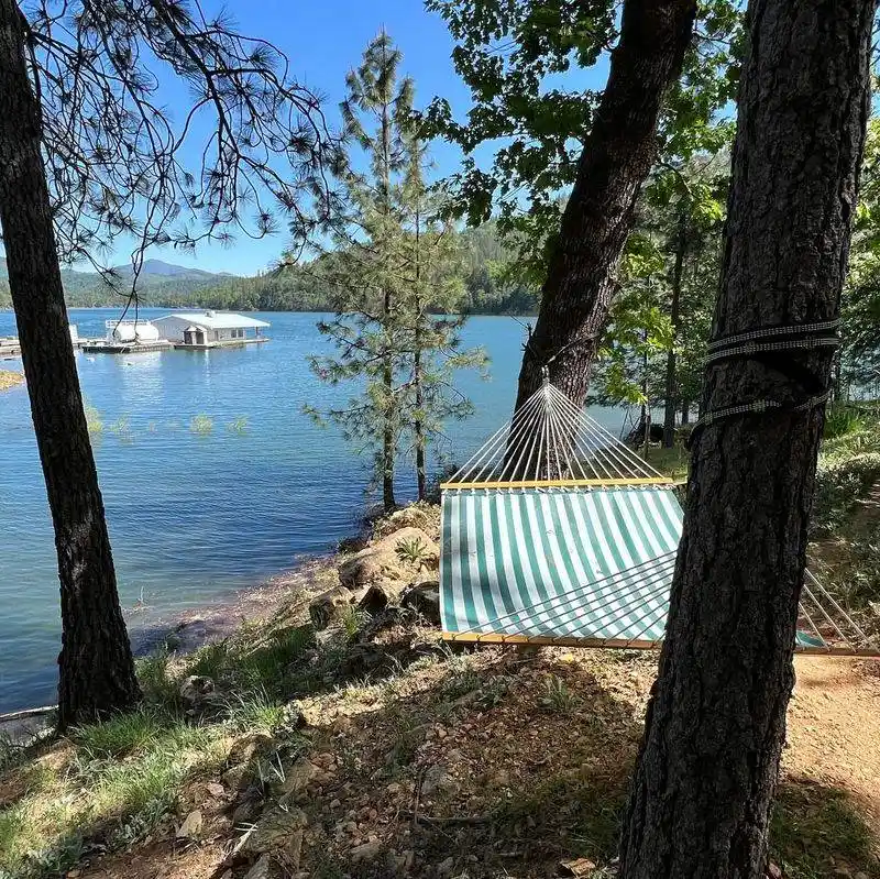 Camp at Lakeside Sites
