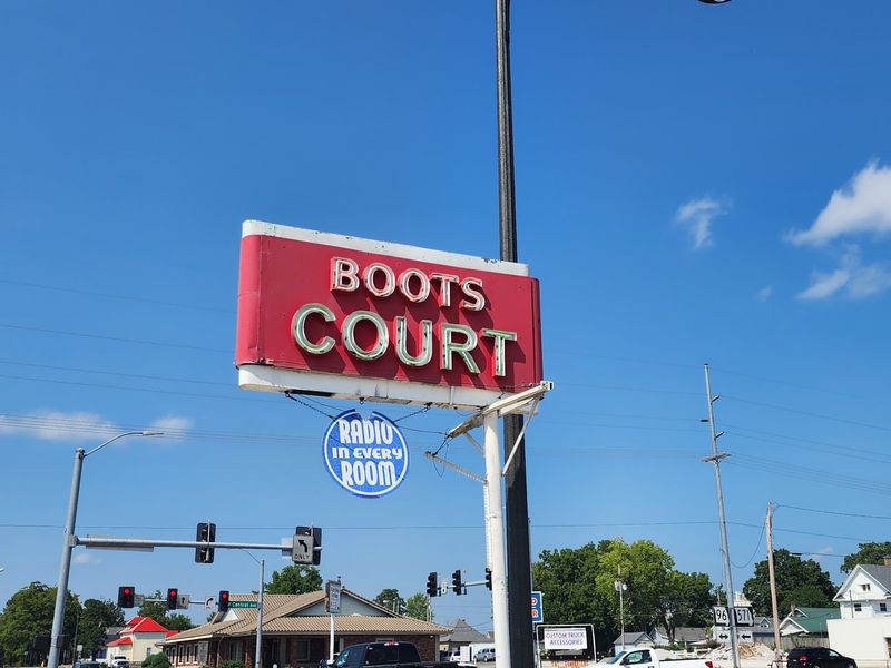 Boots Court Motel – Carthage, Missouri