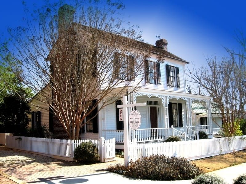 Explore Rose Cottage & Museum