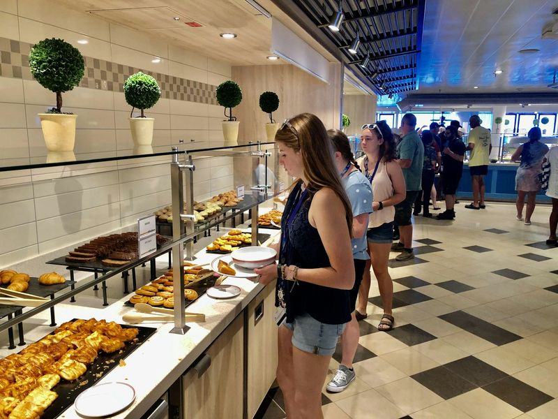 Be Courteous in Buffets