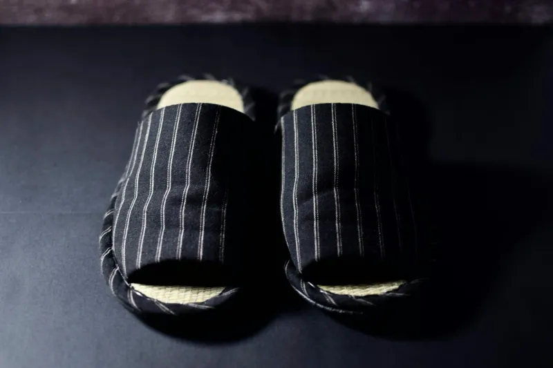 Take off your shoes indoors