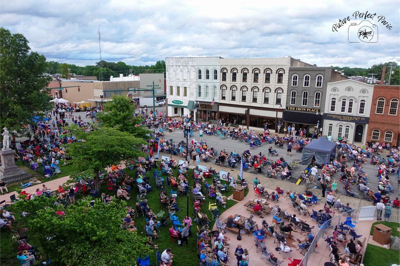 Paris, Tennessee