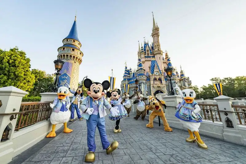 Join a Free Resort Tour or Scavenger Hunt