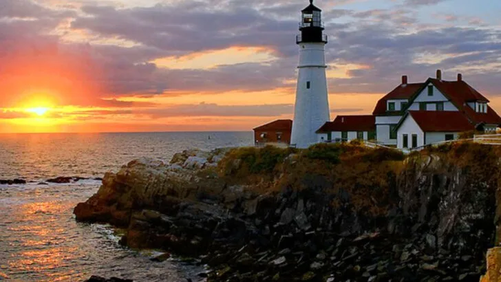 Waterfalls, Lighthouses, and 11 Other Breathtaking Places to Discover in the Northeast