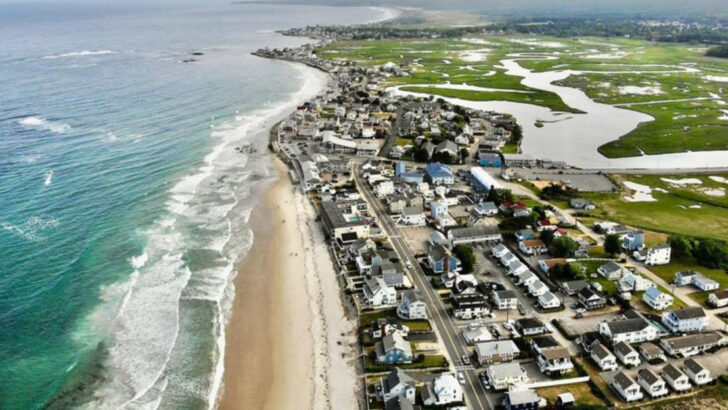 The Friendliest Town in Maine Has Beaches, Antiques, and Small-Town Peace Near Portland