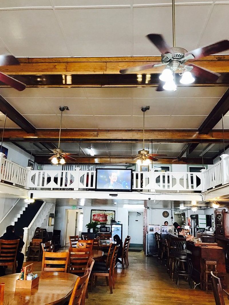 Balance Rock Eatery and Pub