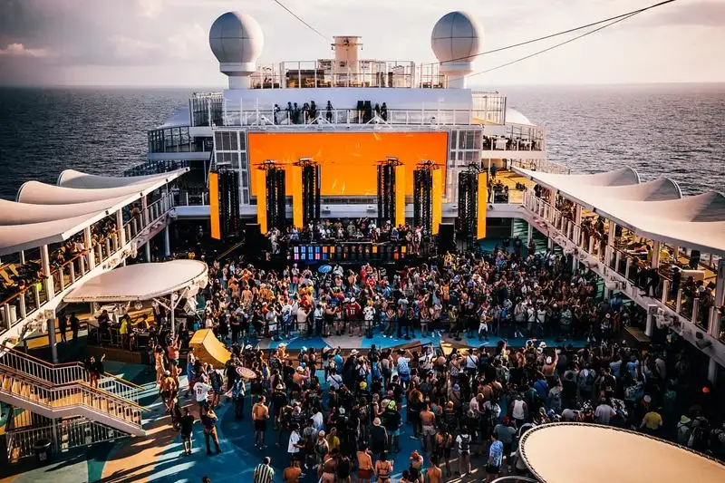 Crowds That Don’t Feel Like a Vacation