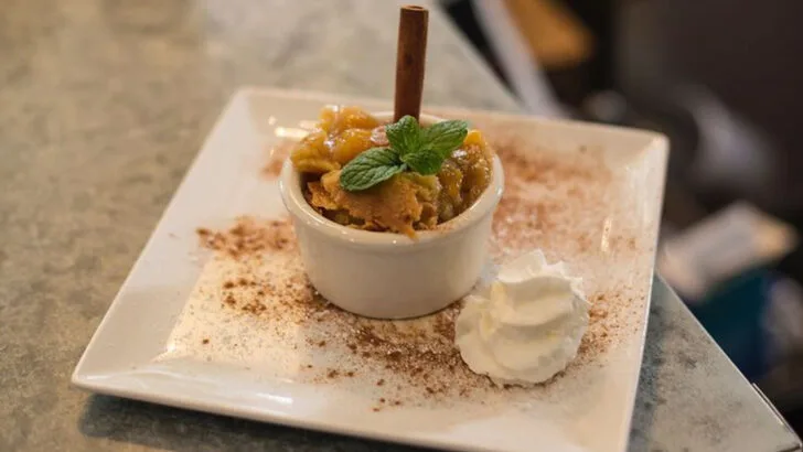 10 Georgia Peach Dessert Spots Everyone Should Try Once