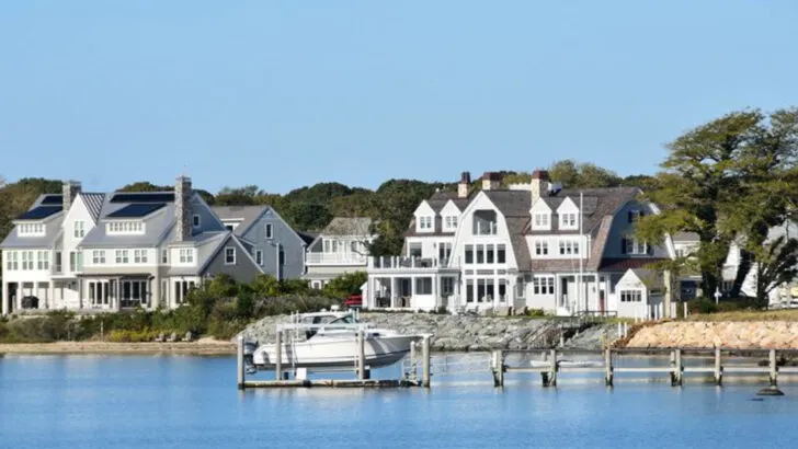 12 seaside villages on Cape Cod (like Chatham and Wellfleet) that families love
