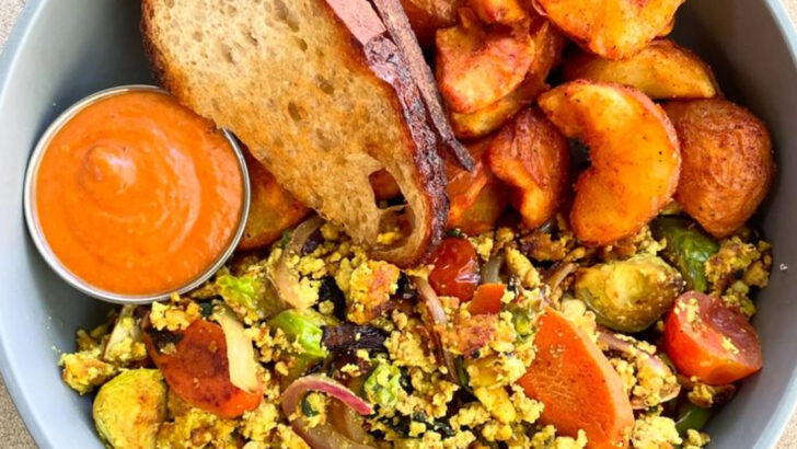 4 Arizona Vegan Eateries Even Meat Lovers Would Praise—and 4 That Fall Flat