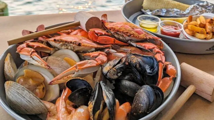 5 overhyped seafood restaurants in Maryland (and 5 that get it right)