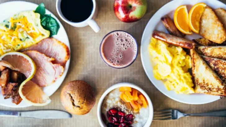 7 Gatlinburg Restaurants That Stay Packed All Summer (for Good Reason)