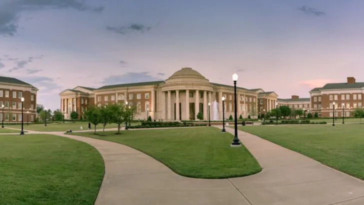 7 Ways to Experience Tuscaloosa through Food, Culture, and Outdoor Fun