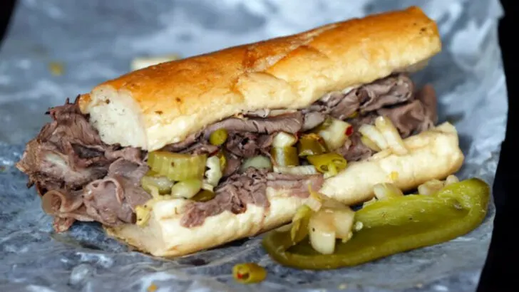 9 Illinois Italian Beef Counters That Refuse To Modernize (Thankfully)