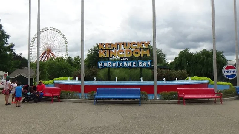 Kentucky Kingdom & Hurricane Bay (Louisville, Kentucky)