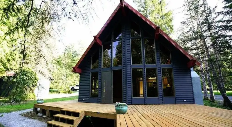 Cozy Cabins and Wood-Smoke Mornings