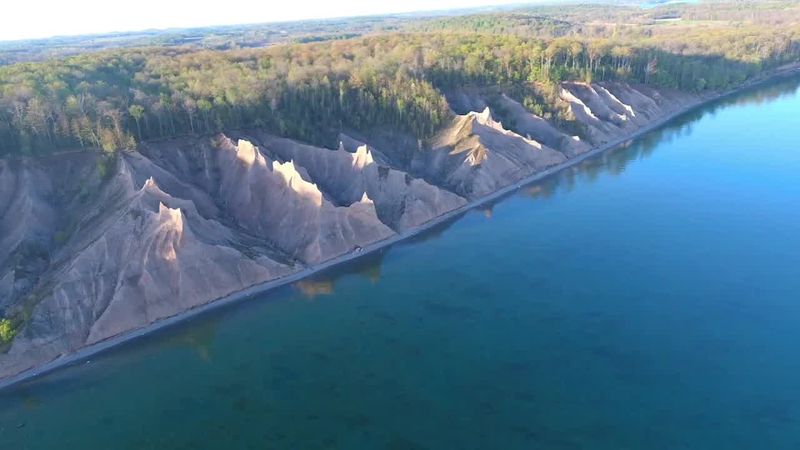 Chimney Bluffs State Park – Dramatic Lakeside Cliffs