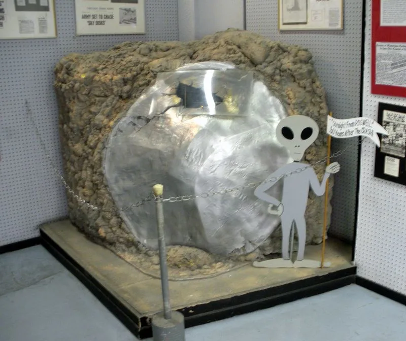 Visit the UFO Museum (Roswell, New Mexico)