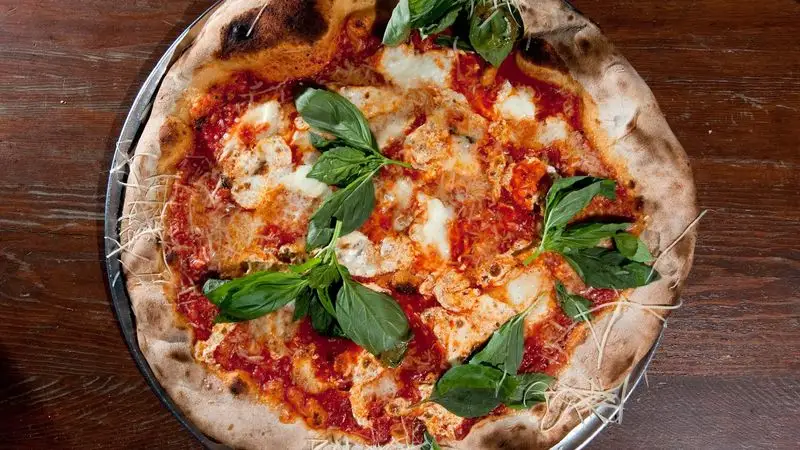 Lucali (Brooklyn, New York)