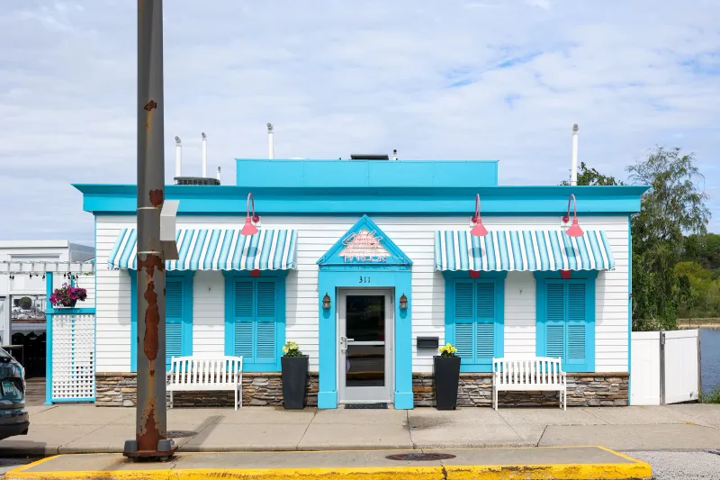 Snug Harbor Restaurant on the Water