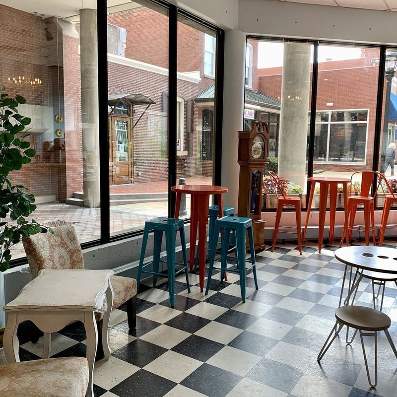 Local Dining with a Cozy Touch