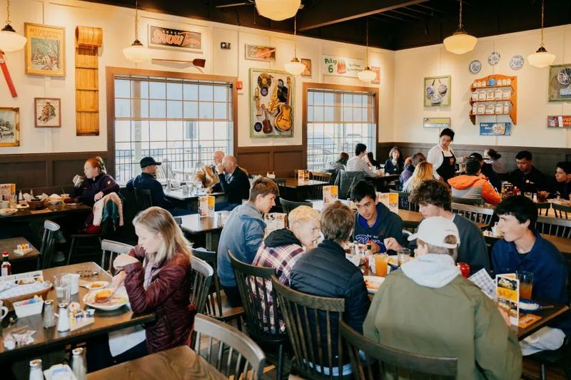 Cracker Barrel – Multiple Locations
