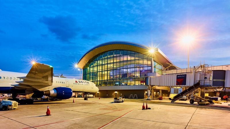 Fort Lauderdale-Hollywood (FLL) – Fort Lauderdale, FL